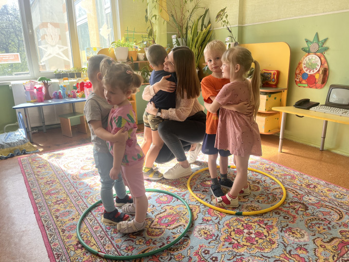 Счастье в ладошках и солнце в глазах Счастье в ладошках и солнце в глазах.